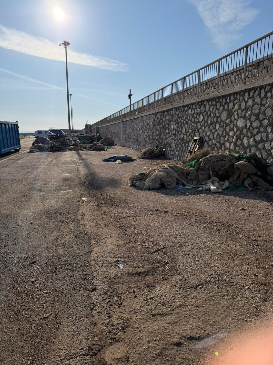 Anzio Porto - rimosse tonnellate di rifiuti