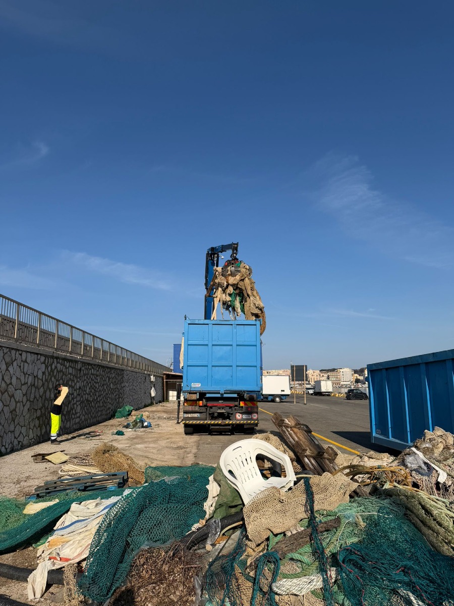 Anzio Porto - rimosse tonnellate di rifiuti