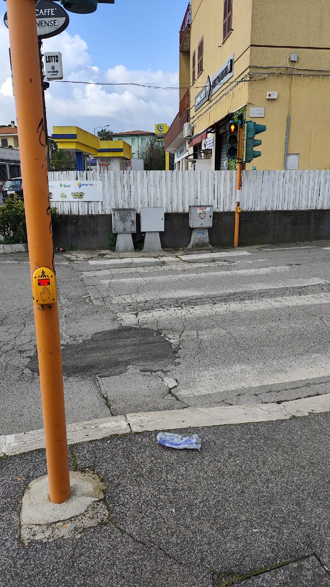 Aprilia - semaforo tra via Matteotti e via Nettunense 