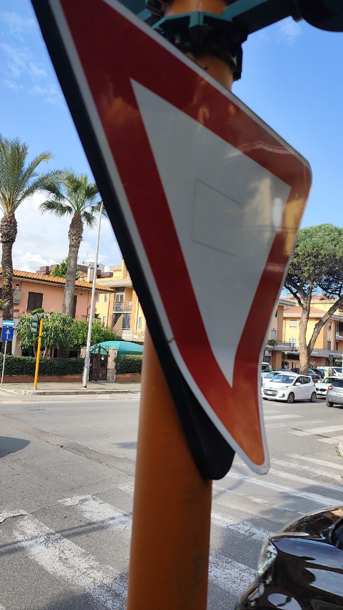 Aprilia - semaforo tra via Matteotti e via Nettunense 