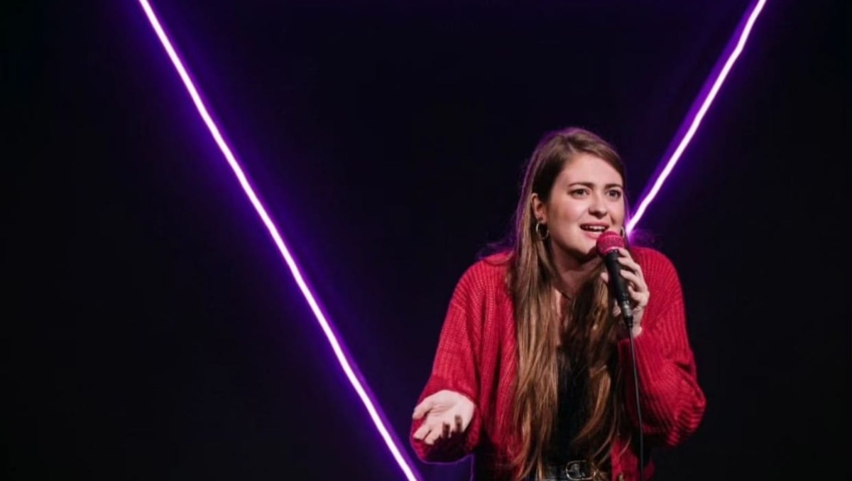 "Le parole sono importanti”, la stand up di Sara Flamment a Latina - 