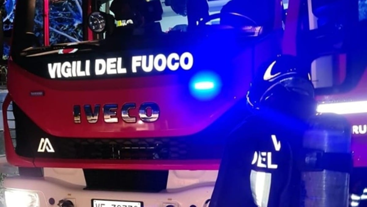 Mortale sulla Tuscolana, due vittime. I pompieri di Frascati estraggono altri 3 feriti dalle lamiere. - 