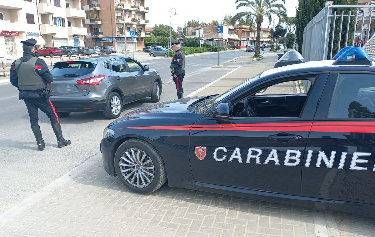 Sorpreso a spacciare cocaina in strada, ad Ardea.  - 