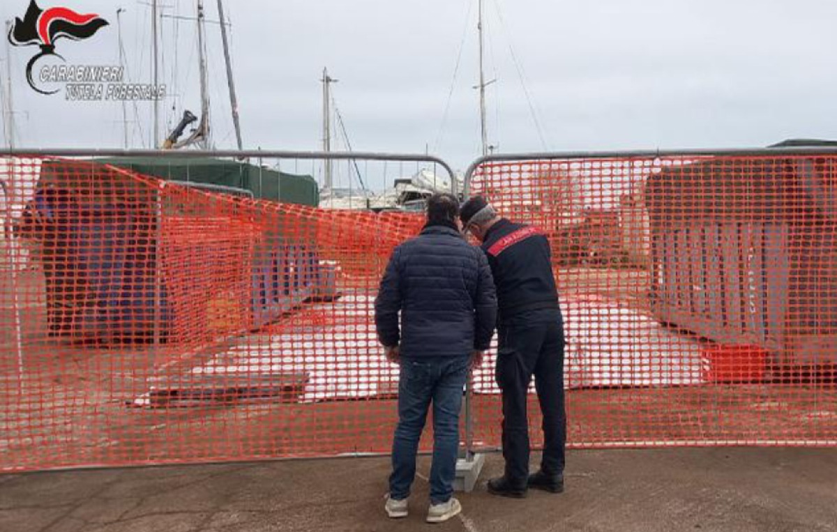 Sversamento e rottami di barche al porto di Terracina, una denuncia - 