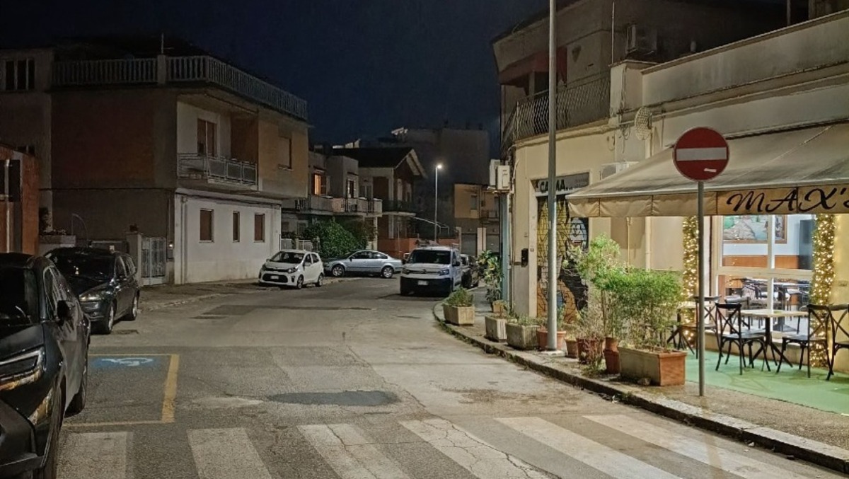 Aprilia, dopo un mese di segnalazioni torna finalmente la luce. - 