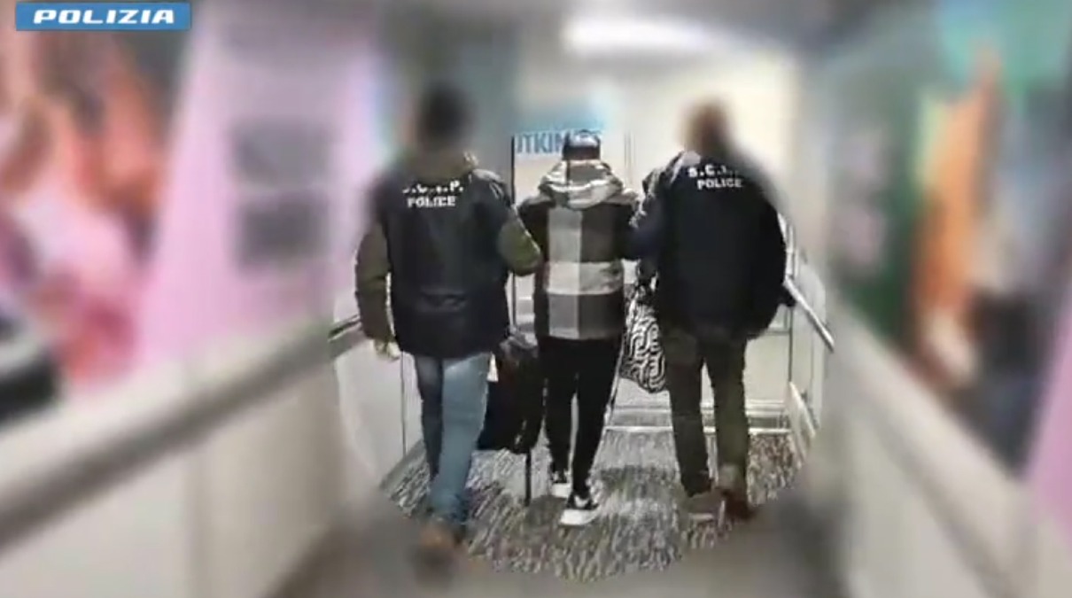 Aggressione a Cicalone, il secondo arrestato estradato dalla Finlandia  - 