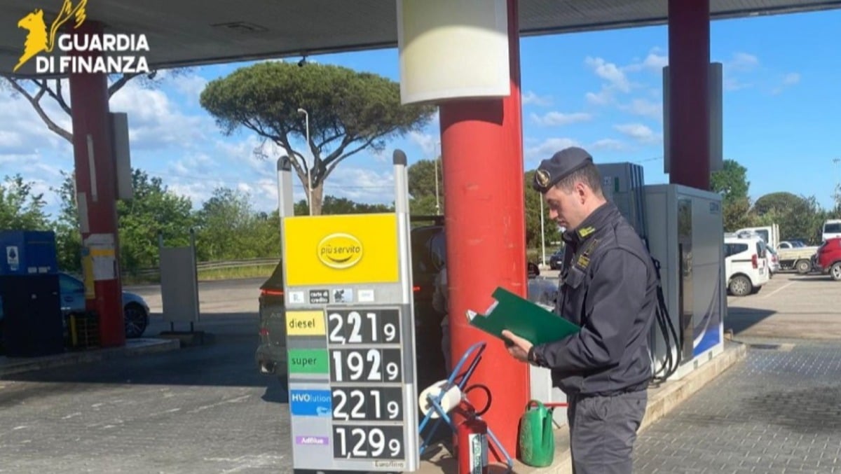Prezzi del carburante in provincia di Latina: controlli della Finanza ai distributori, anche ad Aprilia. - 