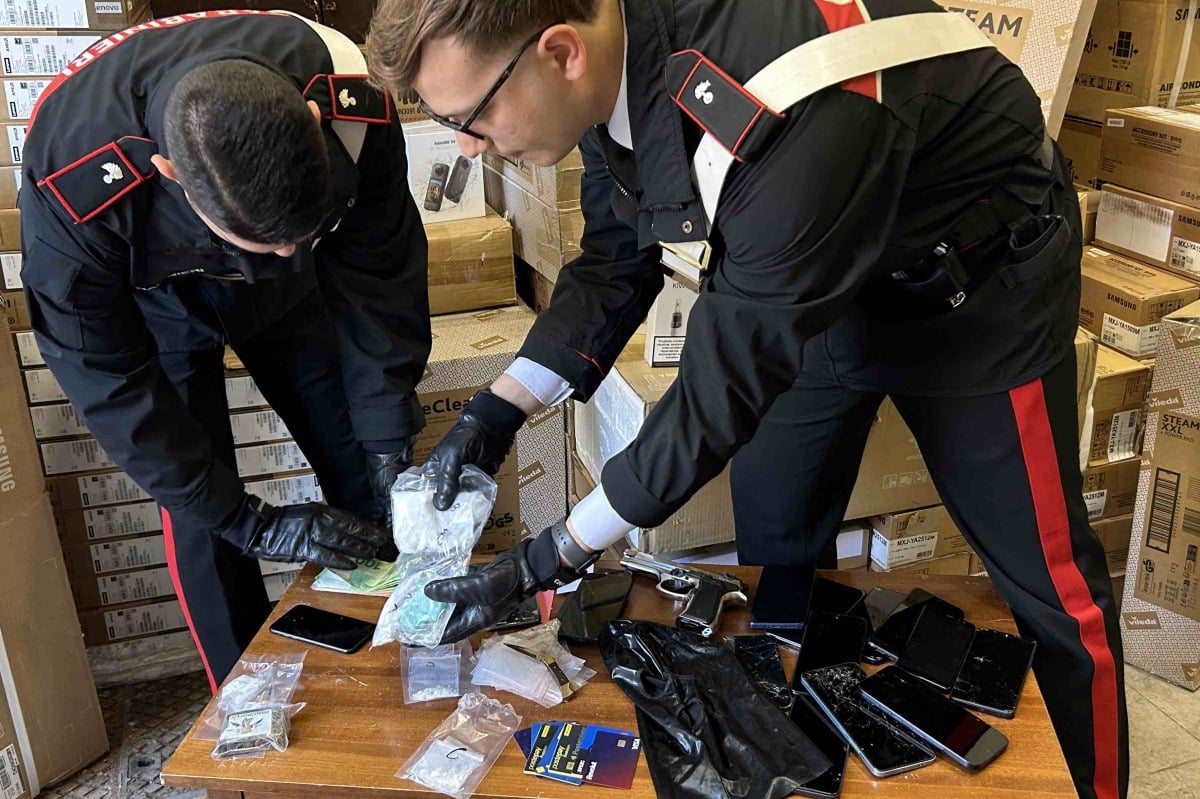 Armi, droga e 31 pc rubati: un uomo di Aprilia in arresto a Termini - 