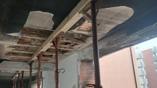 Aprilia - "Via Londra, degrado infinito nei palazzi Ater: si intervenga"