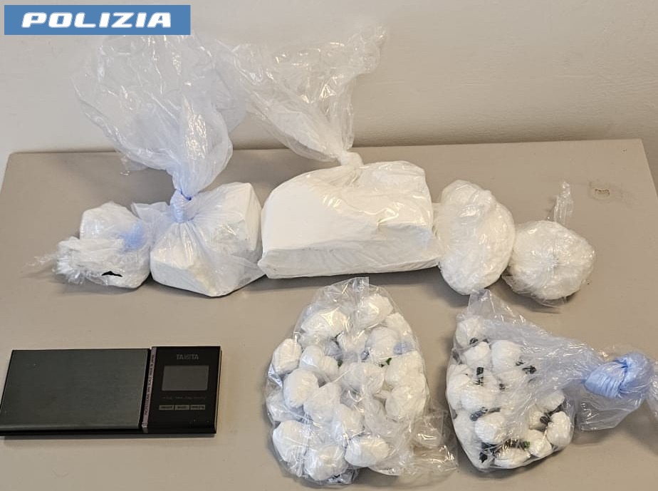 Polizia - droga nella lavatrice 