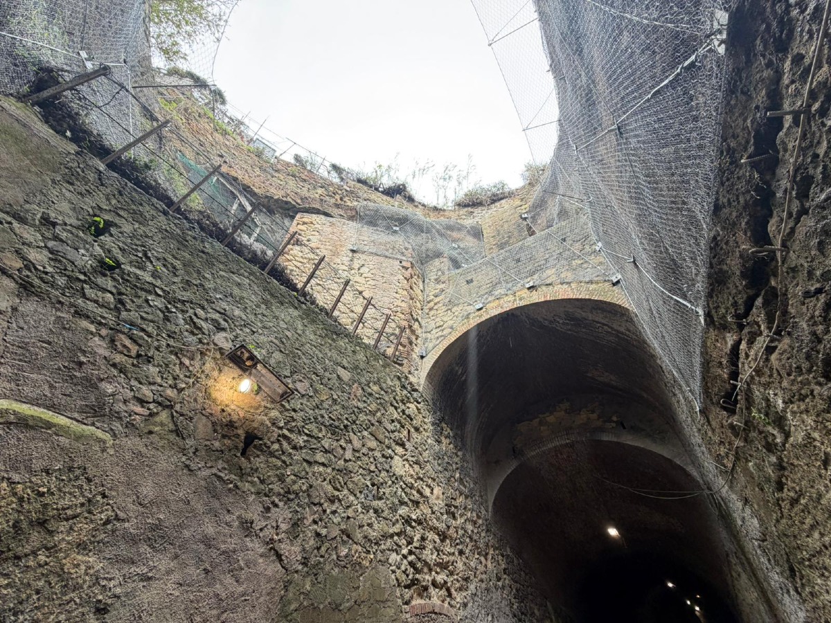 Ponza - Galleria Giancos