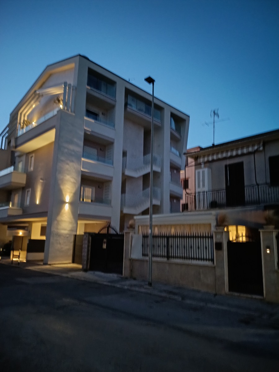 Aprilia - incrocio tra Via dei Peri e Via Piave