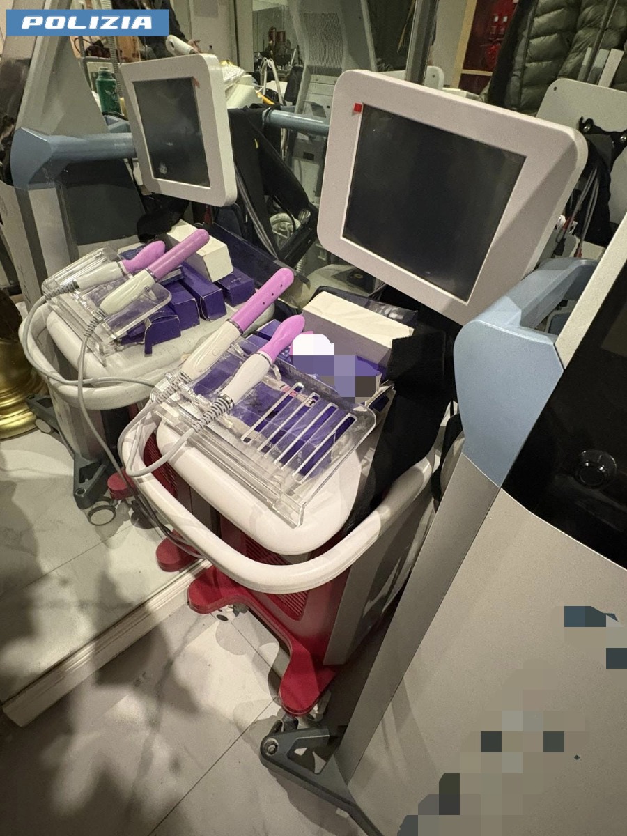 Polizia centro estetico cinese