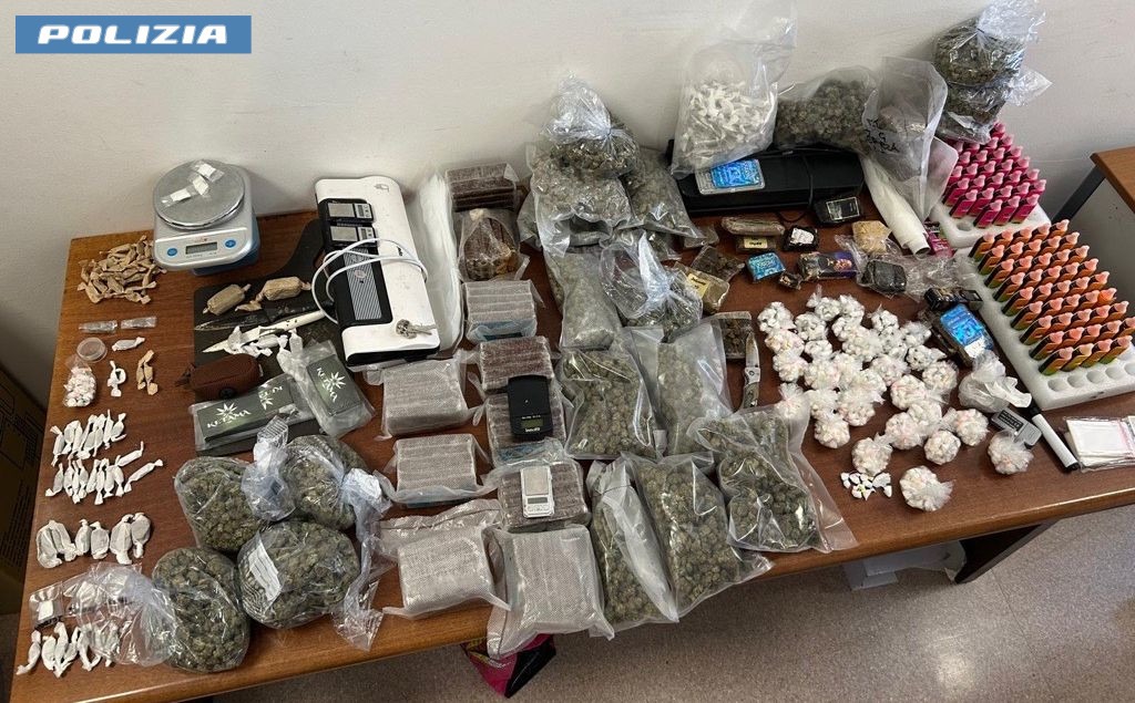 Condominio droga - Polizia