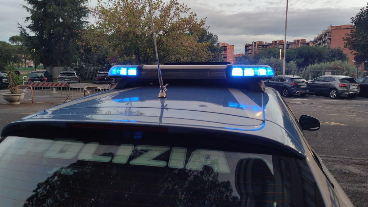 LATINA - Lite da un kebabbaro, gli stacca un pezzo di dito con un morso. - 