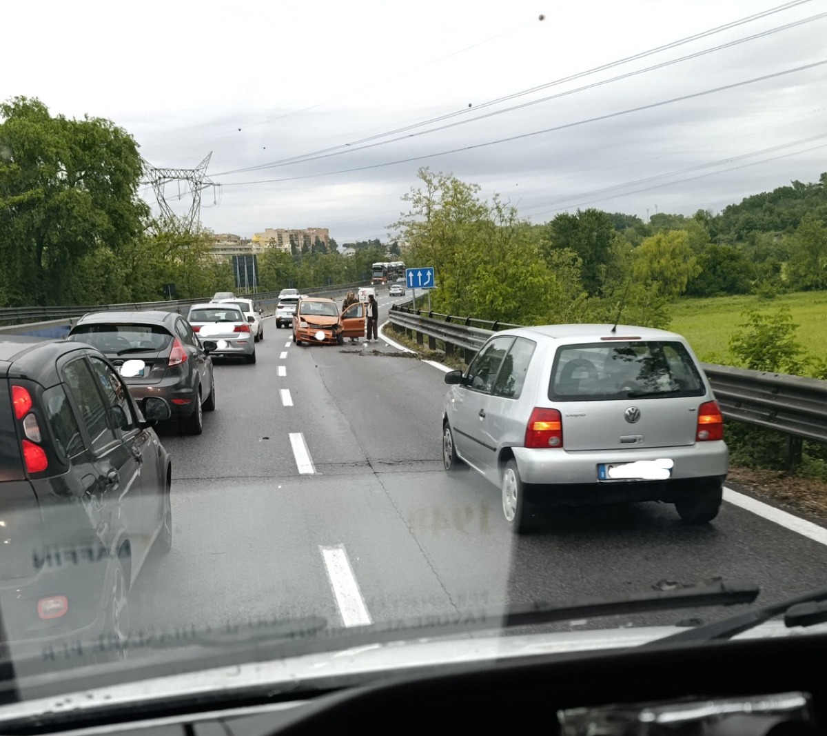 Incidente sulla Pontina dopo Castel Romano, traffico e disagi - 