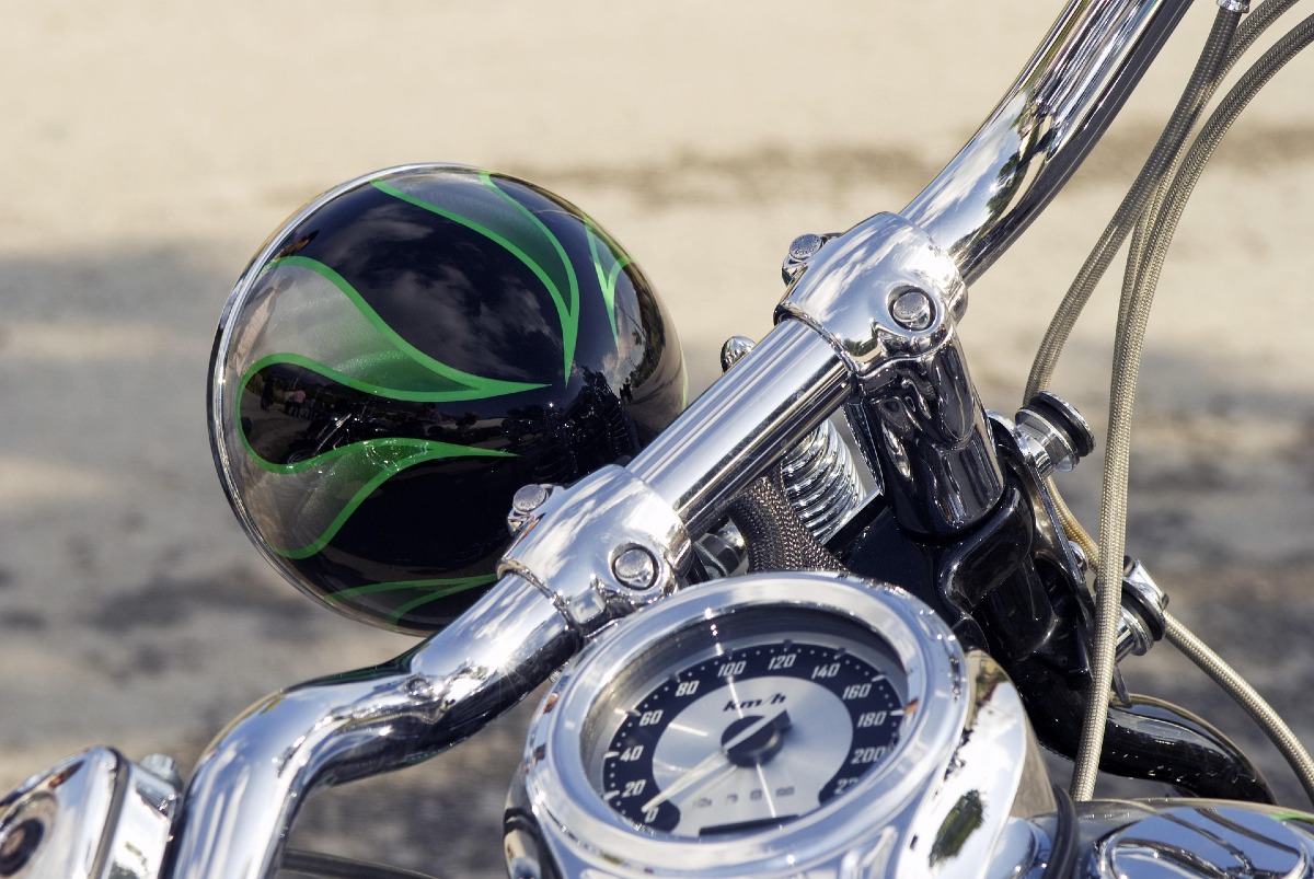 Evade, i Carabinieri lo catturano a bordo di una moto senza assicurazione. - 
