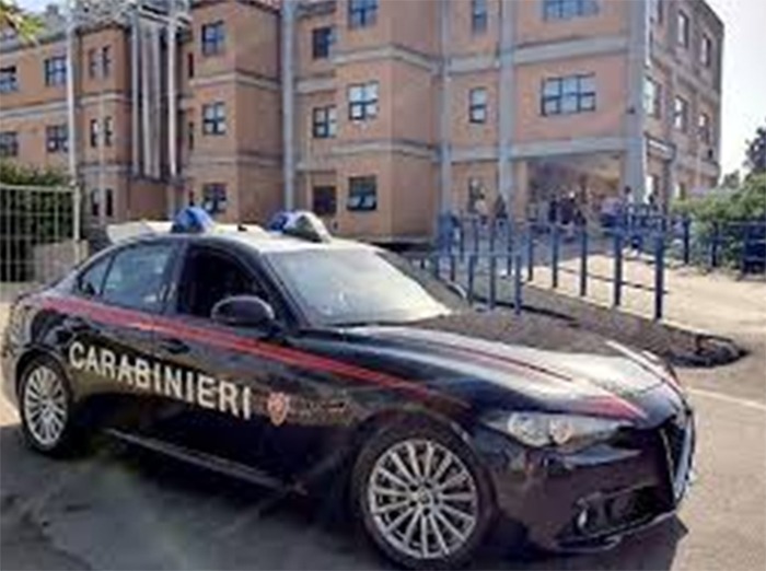 Latina, insulti al pronto soccorso e aggressione ai Carabinieri. - 