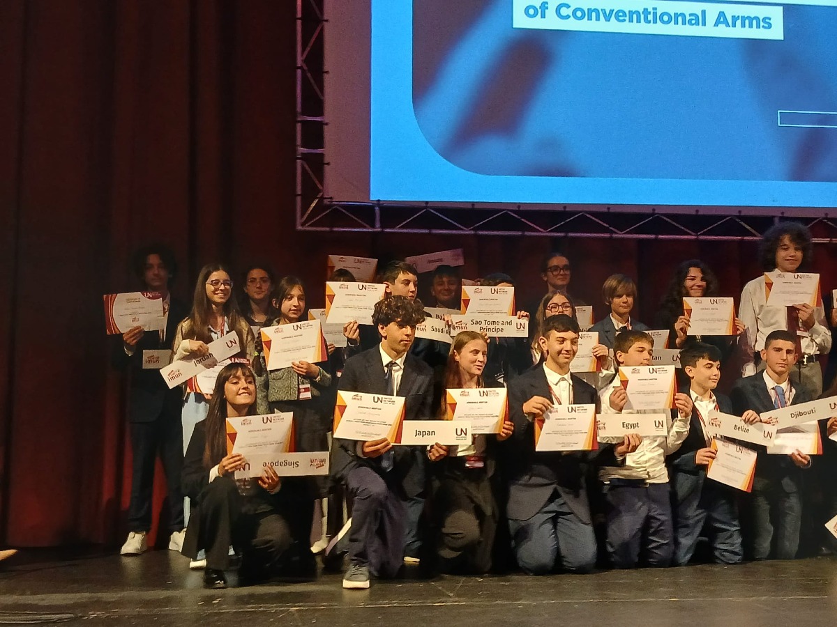 Gli studenti della Pascoli di Aprilia nei panni di giovani delegati ONU - 
