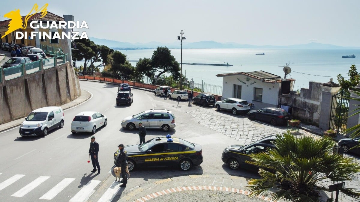 Traffico di droga: 4 misure cautelari tra le province campane e Latina. - 