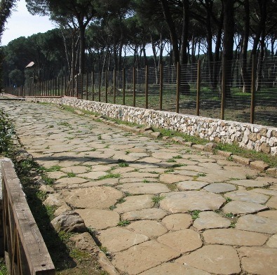 A Nettuno giornata di pulizia straordinaria della Strada romana. - 
