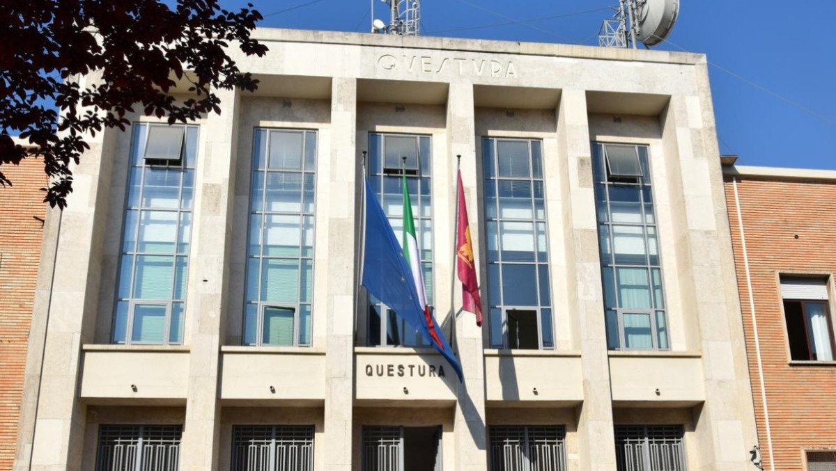 Minacce e botte al padre anziano per soldi: 46enne in arresto a Latina - 
