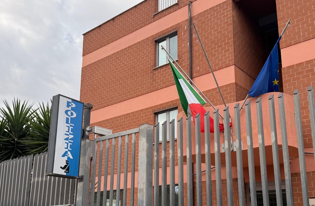 Cisterna, stalkerizzava la ex. Anche in sede di denuncia, era fuori dal Commissariato ad attenderla. - 