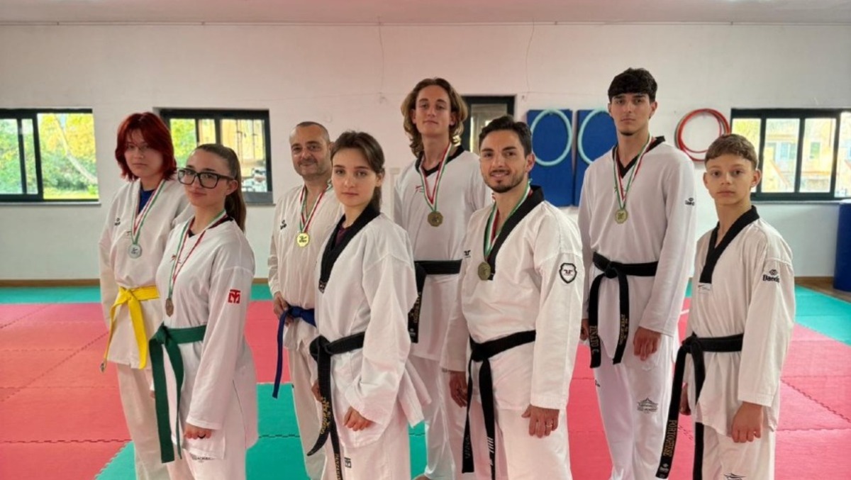 Taekwondo, pioggia di medaglie per la Gold Academy Sermoneta al torneo “Lazio Combat”. - 
