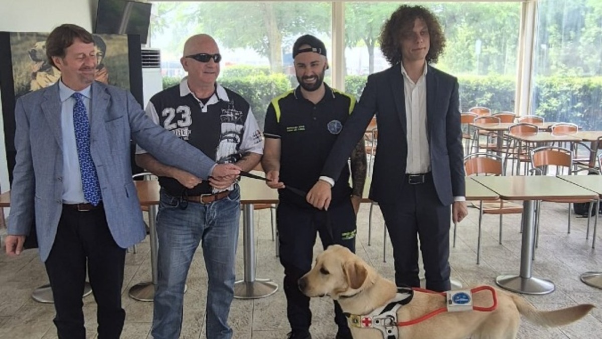 “ANIMALL!”, l’evento al centro commerciale Aprilia2. Il cane guida Byron affidato a Fabio. - 