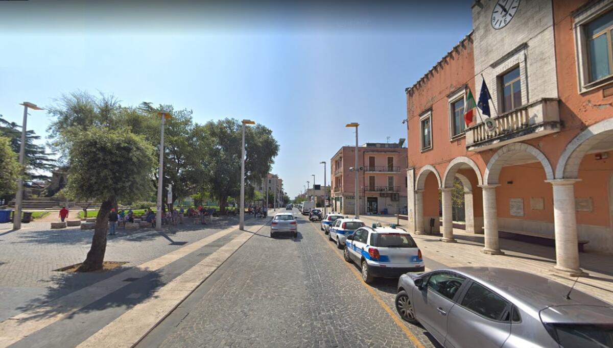 Cisterna - Senza patente e su un auto priva di revisione, 19enne tenta la fuga - 