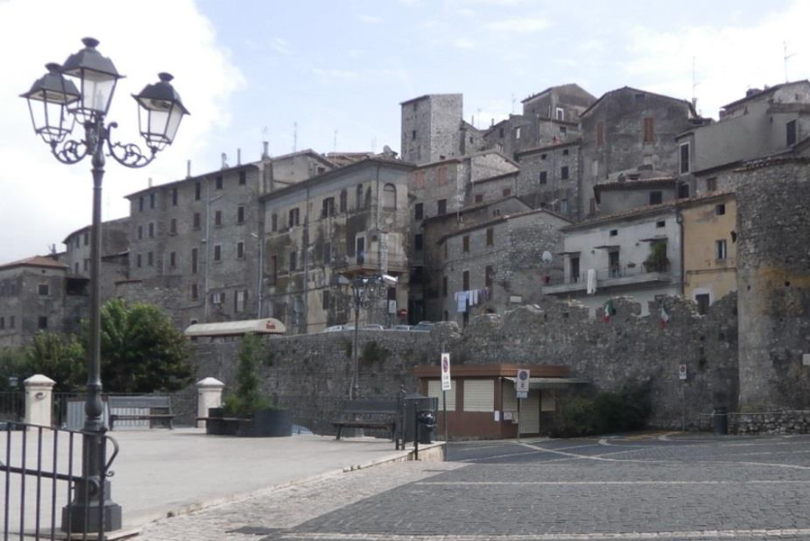 Bassiano isolata da 3 giorni, senza linee telefoniche e internet. Appello al Prefetto. - 