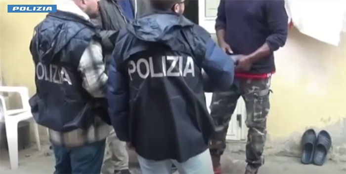 Polizia_Questura Crotone_immigrazione clandestina