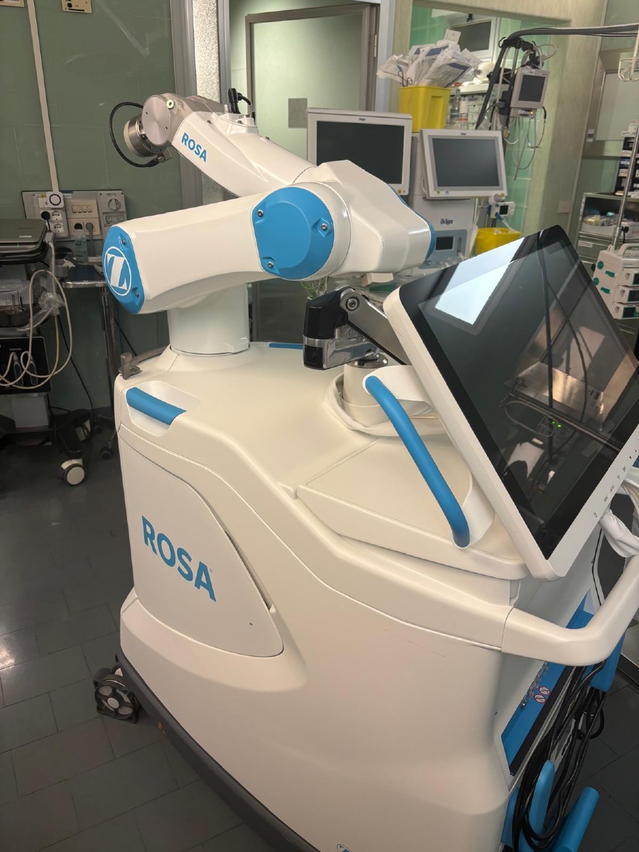 Intervento robotico ginocchio Velletri