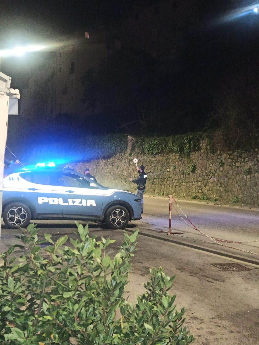 Polizia Cisterna - controlli antidroga