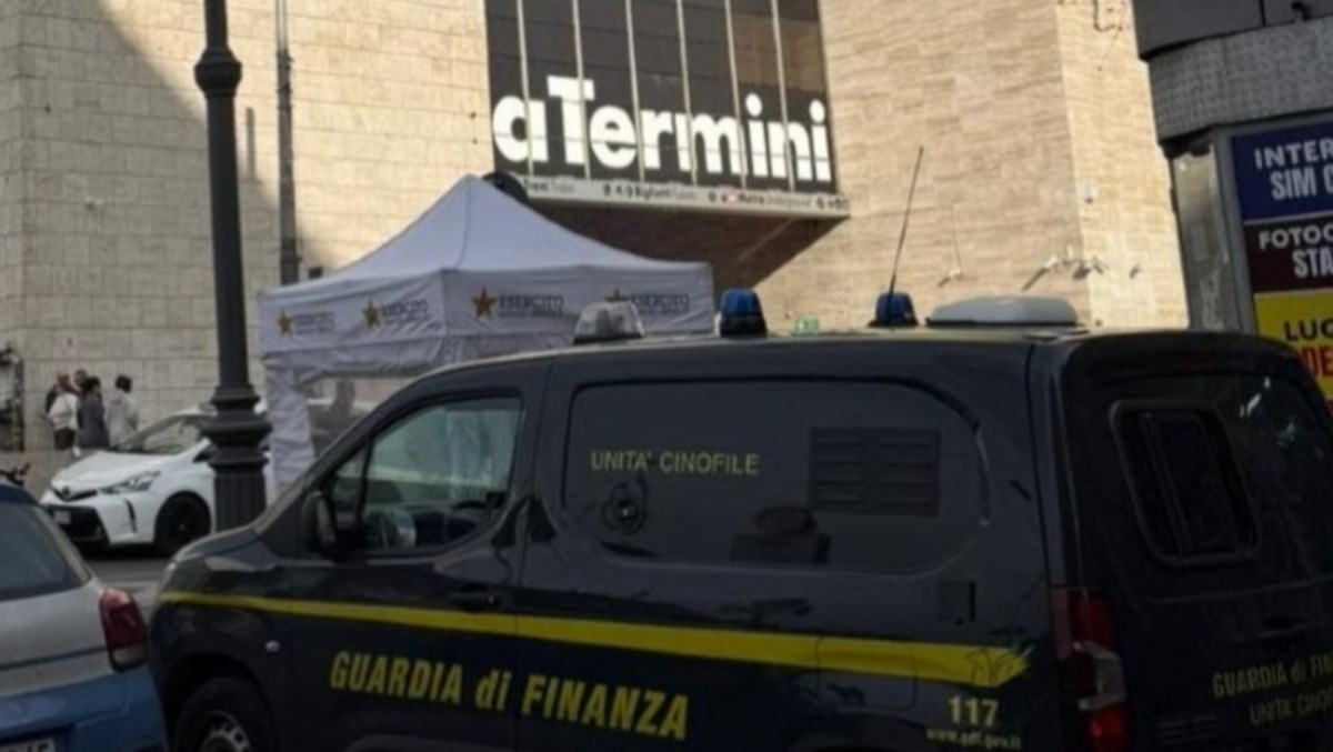 Sequestro di merce contraffatta a Roma Termini.  - 
