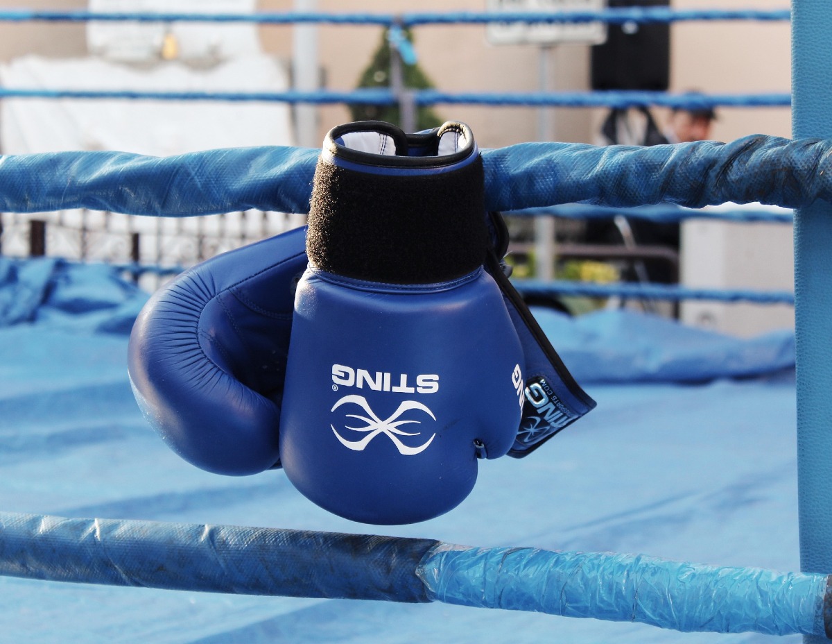 Gli atleti della “ASD Boxe Aprilia” sul ring, nella splendida cornice di Sabaudia. - 