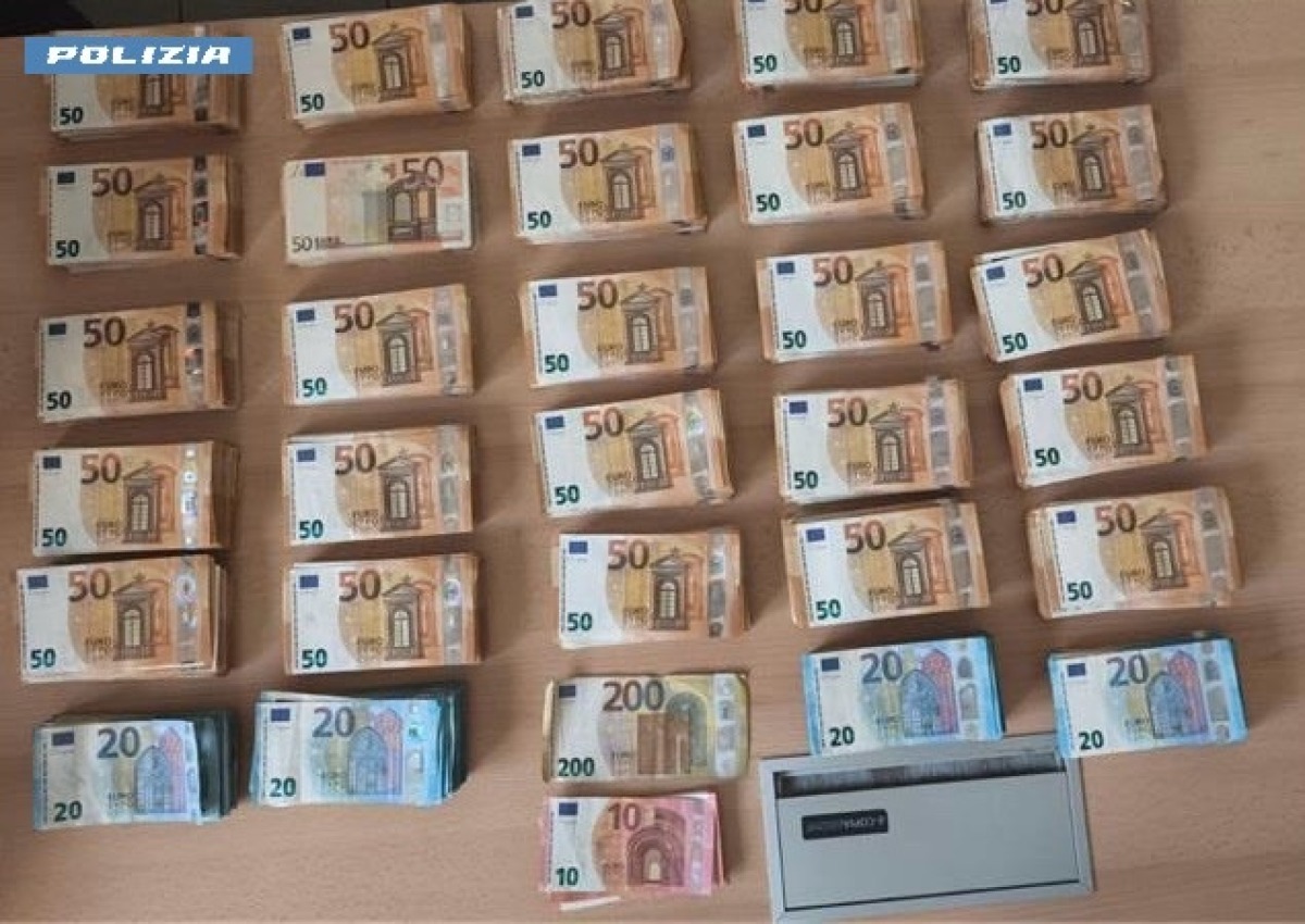 In treno con 140mila euro, fermato alla Stazione Termini - 