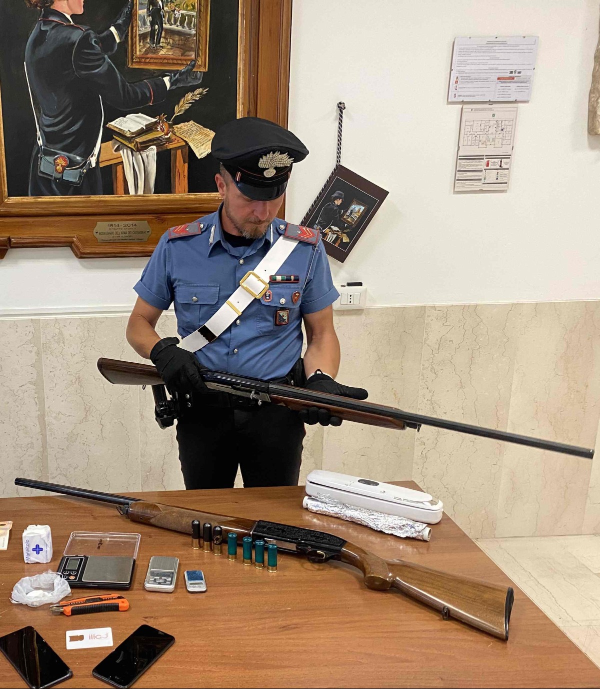 Sequestro di armi clandestine e droga a Lariano, 2 arresti - 