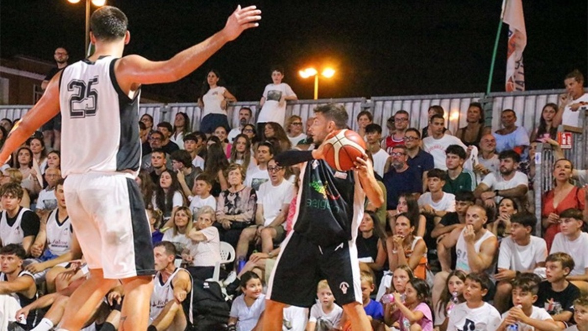 “Basket In Piazza”, a Latina torna la magia estiva della palla a spicchi. - 