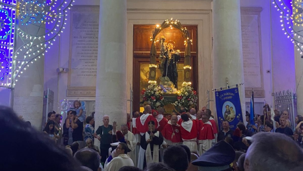 Anzio - Sabato la solenne processione per terra e per mare di Sant’Antonio - 
