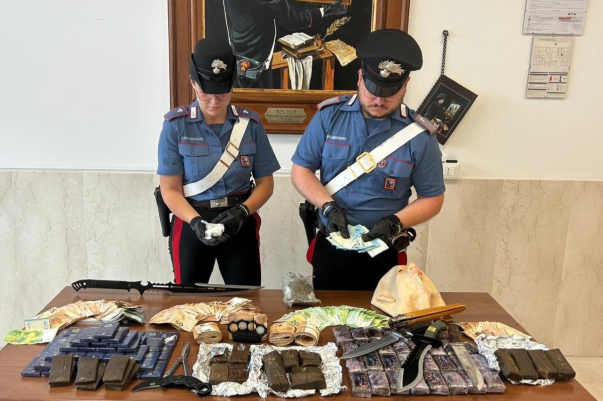 Velletri - 9 chili di droga e due ordigni, i carabinieri arrestano 3 persone  - 
