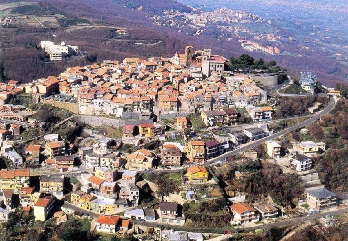 Dramma ai Castelli Romani, giovane di 16 anni si toglie la vita - 