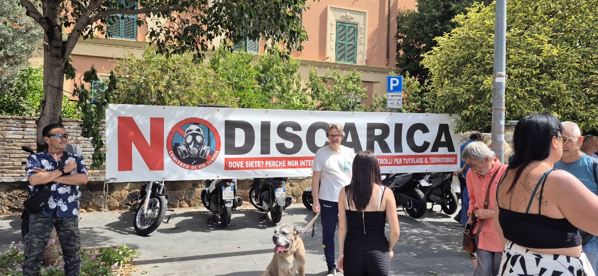 Comitato Via Scrivia Aprilia - manifestazione "Rifiutiamoli"