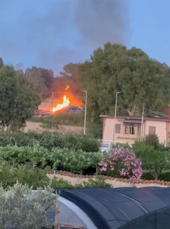 L'incendio a Pomezia segnalato da Sigfrido Ranucci