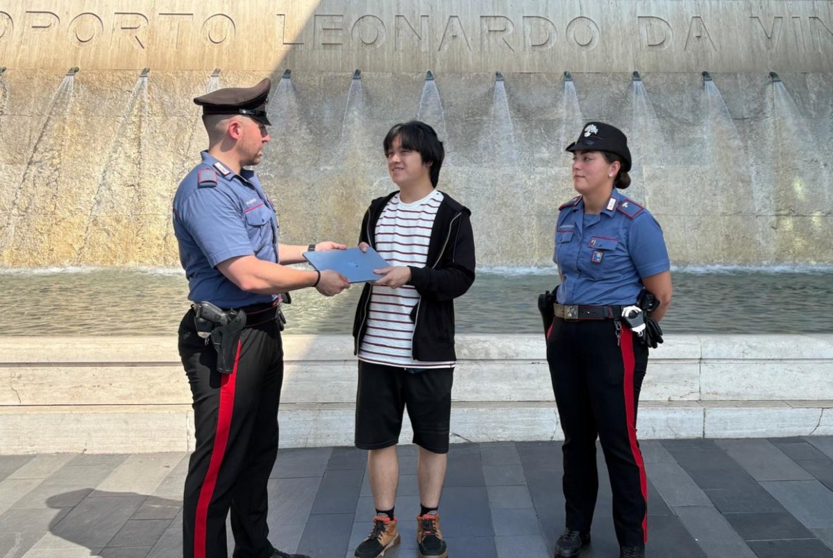 I Carabinieri di Frascati restituiscono il Macbook alla vittima 