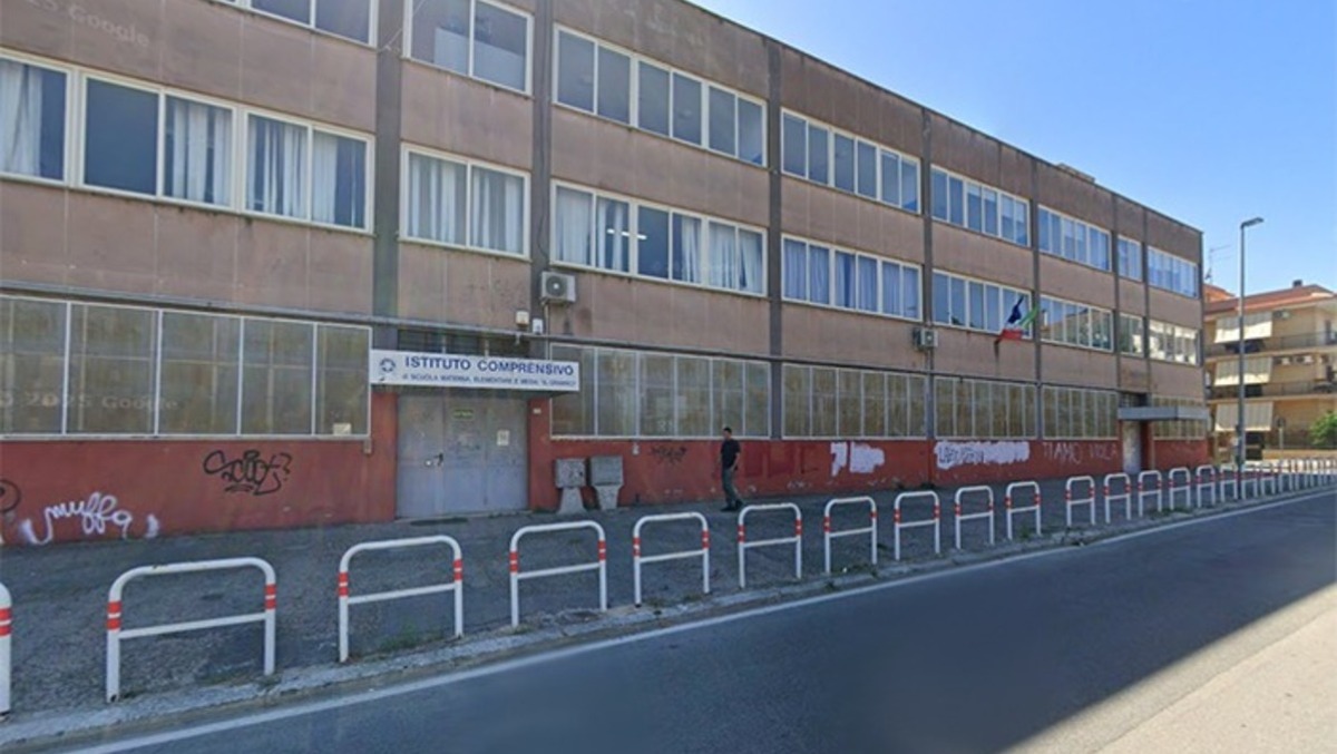 Aprilia, scuola “Gramsci: ”Proposte di acquisto ignorate. Il Comune spende il quadruplo”. - 