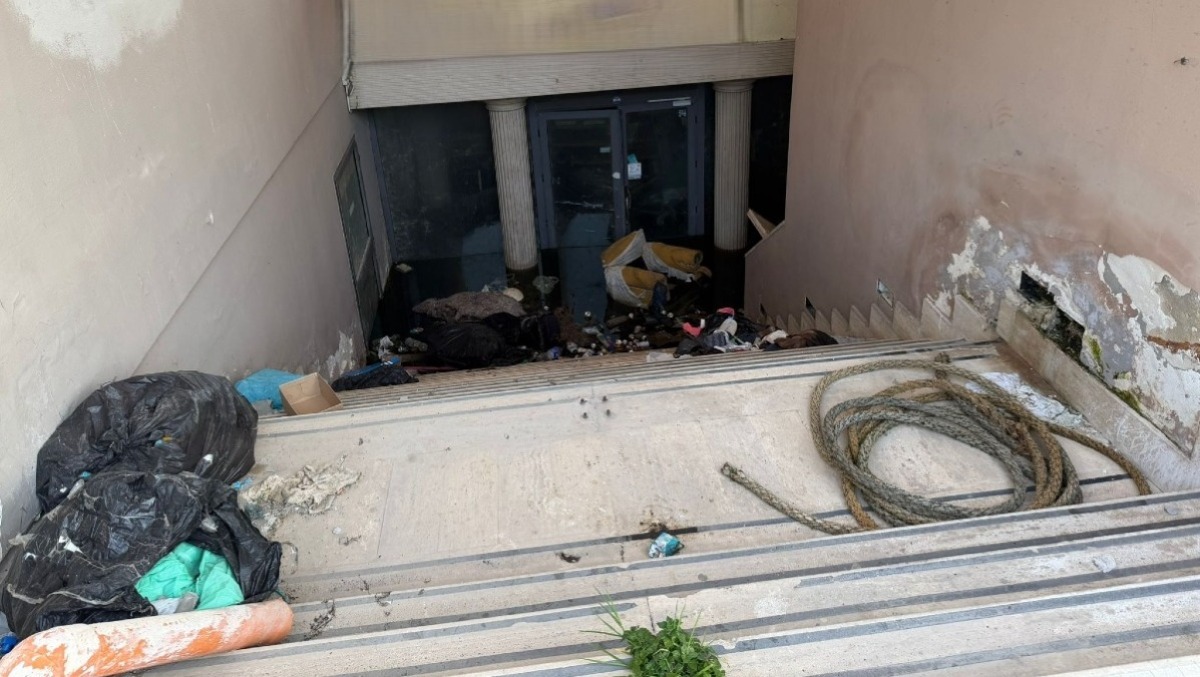 Anzio, seminterrato da incubo in viale Europa: il sindaco ordina la bonifica urgente. Le immagini. - 