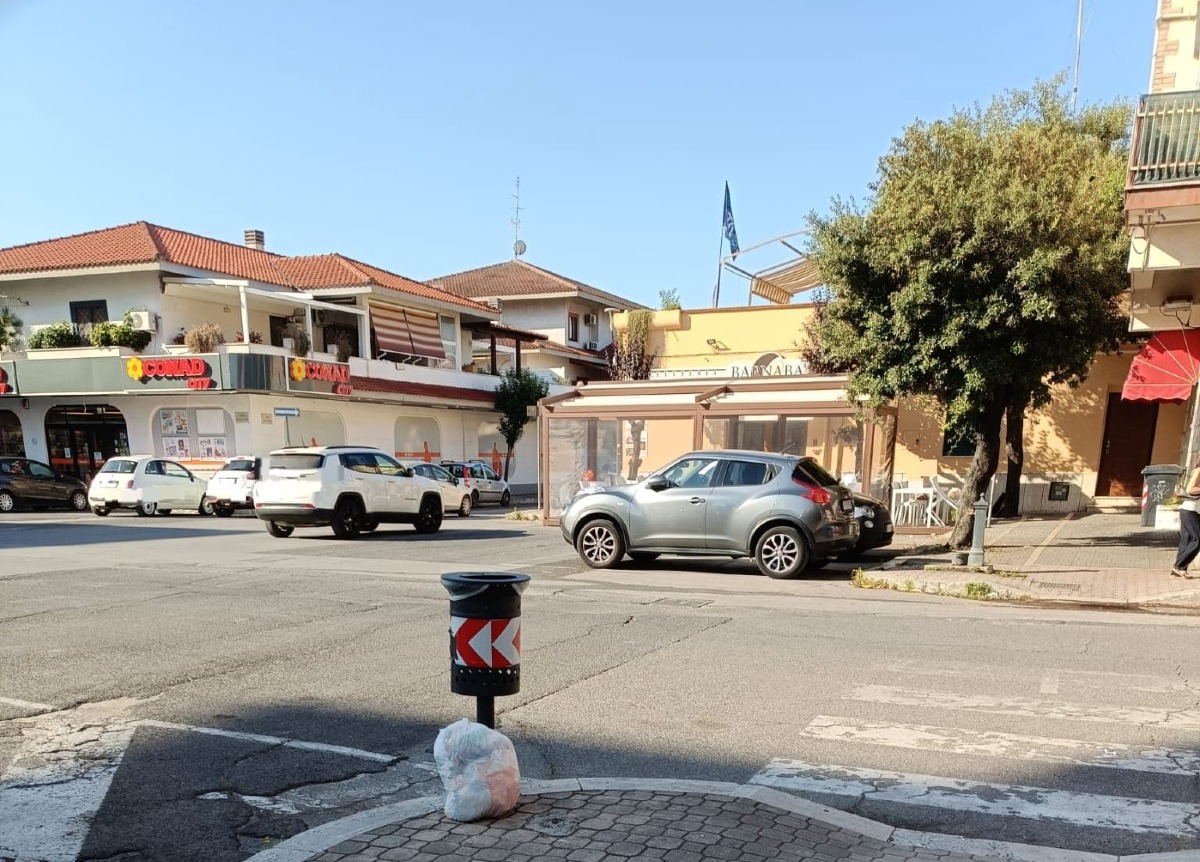 Aprilia, tentano il furto in un bar ma si attiva il nebbiogeno. - 