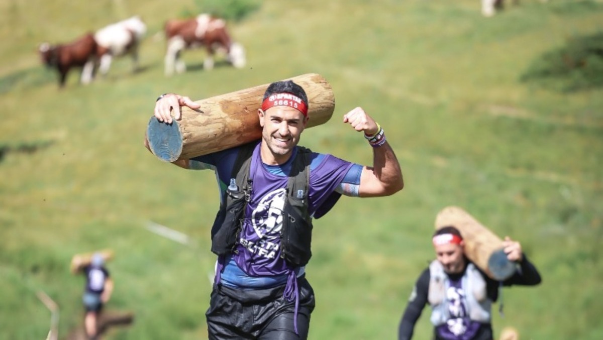 Aprilia, l'atleta Alessandro Marziali compie l'impresa all'Ultra Spartan Race di Morzine. - 