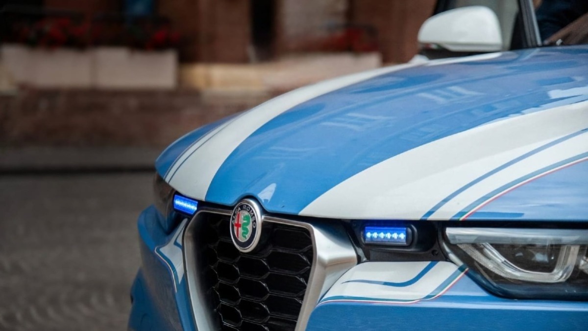 Bimbo chiama il 112 in lacrime: la Polizia arresta il padre per violenze in famiglia. - 